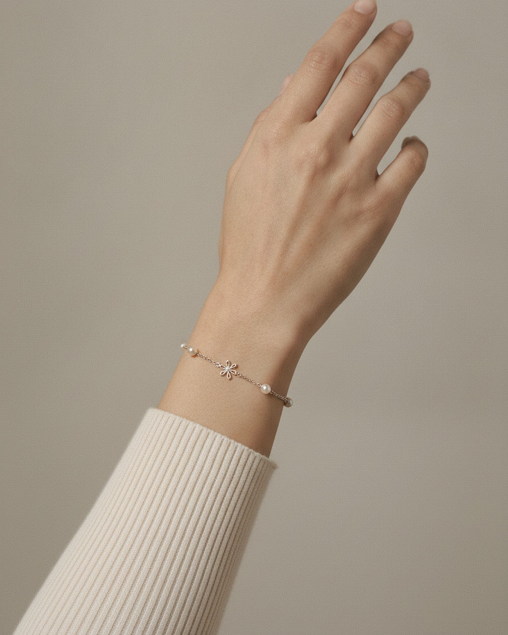 Flower Station Pearl Bracelet worn